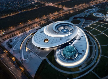 Meyer Sound crea ambientes auditivos celestiales en el nuevo Museo de Astronomía de Shanghai.