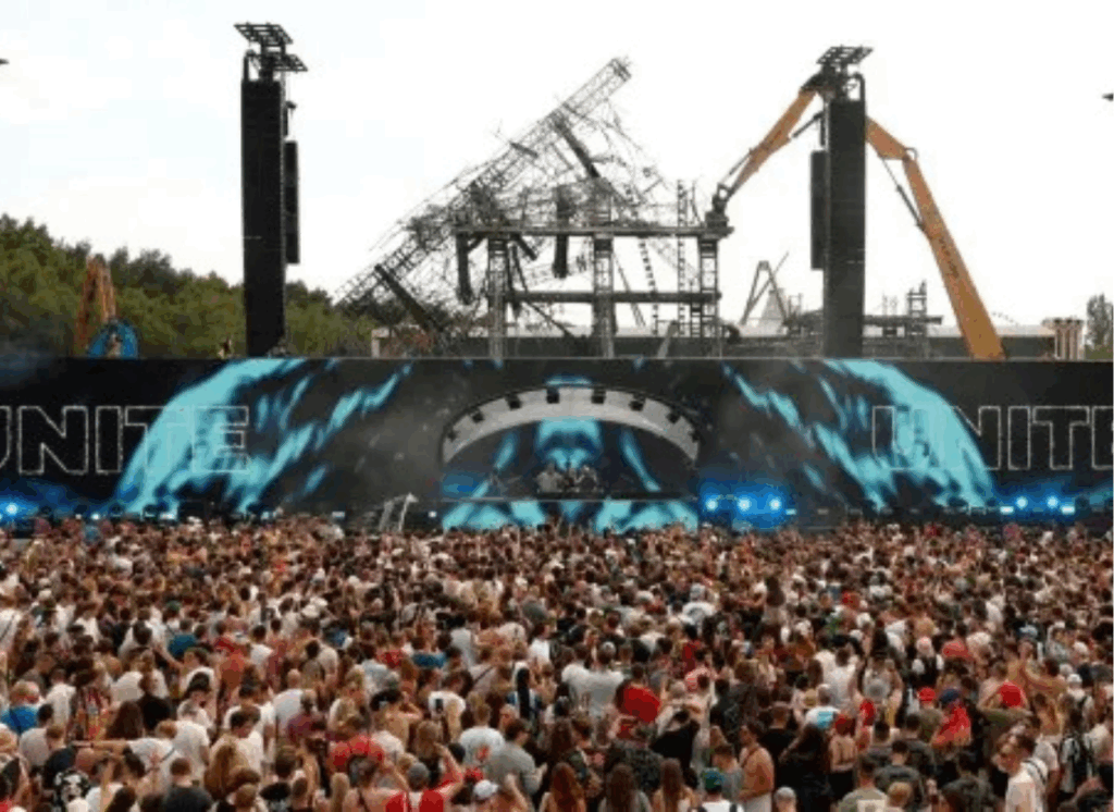 TOMORROWLAND