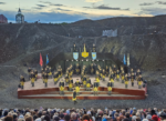 P12 de Outline en Elden, el mayor teatro histórico al aire libre de Noruega.
